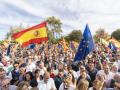 Miles de valencianos se han concentrado en contra de la ley de amnistía