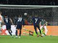 Mbappé transforma el penalti en el último minuto