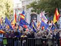 Banderas de España y de la Unión Europea en una de las manifestaciones