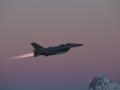 Un F-16 despega de la base noruega de la OTAN de Bodø