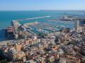 Vista de Alicante con el puerto al fondo