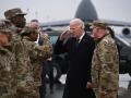 Joe Biden, con militares de EE.UU.