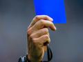 La introducción de la tarjeta azul en el fútbol podría ser una realidad