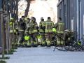 Un fulminante y devastador incendio en un edificio de viviendas de catorce plantas en València, que se ha propagado a otro anexo, ha causado este jueves cuatro muertos y se busca a otras diecinueve personas que están desaparecidas y a quienes sus familiares no han logrado localizar desde que comenzó el fuego. En la imagen la fachada principal de los edificios incendiados. EFE/Manuel Bruque