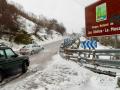 Estado de la carretera N-634 al inicio de la subida al puerto de Pajares (Asturias) este lunes