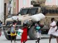Los ciudadanos de Puerto Príncipe huyen de sus hogares a causa de la violencia causada por las bandas armadas
