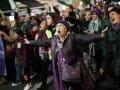 Varias mujeres gritan diferentes consignas, durante una manifestación contra la violencia hacia las mujeres