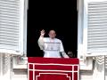 El Papa Francisco saludó a los fieles en la plaza de San Pedro desde la ventana del palacio apostólico