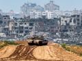 Tanque de batalla del ejército israelí en una posición a lo largo de la frontera con el territorio palestino