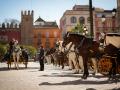 Turistas por las calles de Sevilla