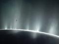 La sonda Cassini observó las plumas de agua helada y vapor en la luna Encélado
