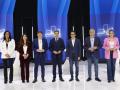 Los candidatos a la presidencia vasca posan antes de iniciar un debate electoral en ETB