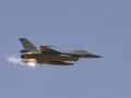 Un avión F16 de fabricación estadounidense, en una exhibición en la Base Aérea de Balad, al norte de Bagdad