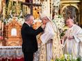 El obispo, Demetrio Fernández, recibe el emblema de oro de la archicofradía