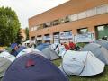Tercer día de acampada indefinida de estudiantes a favor de Palestina en la explanada de la Universidad Complutense, en Madrid