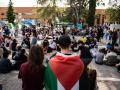 Estudiantes durante una acampada propalestina en Ciudad Universitaria