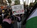 Manifestantes propalestinos en la Universidad de Los ángeles piden que Israel "saque las manos de Rafah"