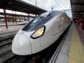 El tren de alta velocidad de la serie 106 en el andén de la estación de Chamartín Clara Campoamor para viajar a La Coruña16 MAYO 2024;OSCAR PUENTE;VALLADOLID;MADRID;A CORUÑA
Alberto Ortega / Europa Press
16/5/2024