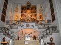 La Corte de Honor de Santa María la Real de la Almudena celebra cada mes una Eucaristía en el altar de la Virgen de la catedral