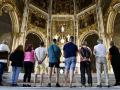 Los cinco presos y sus acompañantes recibieron la bendición del obispo en la catedral