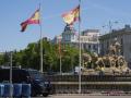 Ambiente en la plaza de Cibeles en Madrid horas antes de la final de la Champions que se celebra esta noche entre el Real Madrid y el Dortmund