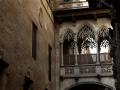 El Pont del Bisbe, en la calle homónima de Barcelona