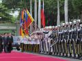 El presidente de Taiwán, Lai Ching-te, inspecciona una guardia de honor en la Academia Militar de la República de China (ROC)