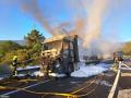 Arde un camión cargado de ruedas en la A-52, a su paso por Melón (Ourense)