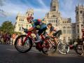 El pelotón de ciclistas durante la 21 etapa de la Vuelta ciclista a España 2023