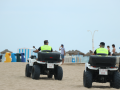 Una patrulla de la Policía Local de Valencia, en la playa de la Malvarrosa