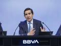 El presidente del BBVA, Carlos Torres, durante una rueda de prensa