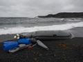 La neumática sin personas cerca en la playa de las Malvas