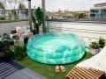 Piscina hinchable en una terraza