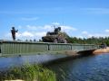 Cruce de un río en Letonia a través de un puente dornier español