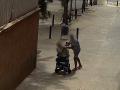 Dos detenidos por un robo violento a un hombre que iba en silla de ruedas en Cornellà