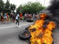 Manifestantes participan en una protesta en Valencia, estado de Carabobo, Venezuela