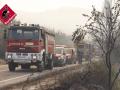 Bomberos movilizados durante el incendio en Benasau