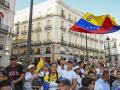 Vista de la manifestación convocada "en favor de la libertad de Venezuela y en rechazo al fraude electoral", este sábado en la Puerta del Sol en Madrid