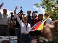 Entre gritos de “libertad” de los miles de venezolanos congregados el sábado para protestar contra la manipulación electoral del régimen de Maduro, la opositora venezolana María Corina Machado reapareció en Caracas para dejar un mensaje claro: El 28 de julio “inició la transición a la democracia en Venezuela”.