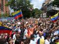 Los opositores contra Maduro demuestran su fuerza (pacífica) en las calles de Caracas