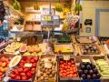 Puestos de alimentos en el Mercado de la Encarnación