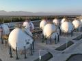 Tanques en una planta de hidrógeno verde