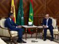 Pedro Sánchez junto al presidente de Mauritania, Mohamed Cheikh El Ghazouani