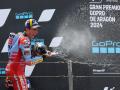 Marc Márquez celebra la victoria en el Gran Premio de Aragón