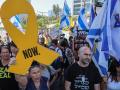 Manifestante israelíes en Tel Aviv que exigen un acuerdo para liberar a los rehenes