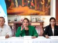 La presidenta de Honduras, Xiomara Castro, con el ministro de Seguridad, Gustavo Sánchez, y la ministra de Finanzas, Rixi Moncada