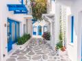 Calle del pueblo de Mykonos, en Grecia