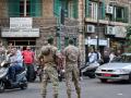 Soldados del ejército libanés hacen guardia cerca de un hospital en Beirut