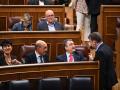 Los diputados del PNV, Aitor Esteban (2d) y Mikel Legarda (c), durante el pleno del Congreso de los Diputados celebrado este martes en Madrid