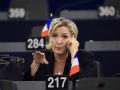 Marine Le Pen líder de Agrupación Nacional en un evento en el Parlamento Europeo